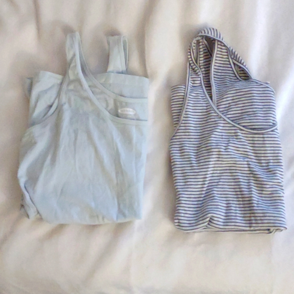2 old navy tops